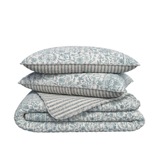 Blue Border Floral Quilt Set With Shams