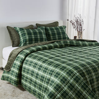 Christmas Down Alternative Comforter and Sham Set