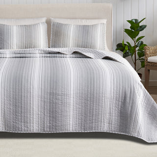 Everette Collection 3 Piece Ombre Striped Quilt Set