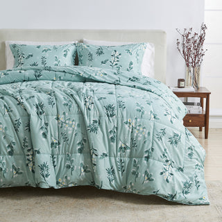Christmas Down Alternative Comforter and Sham Set
