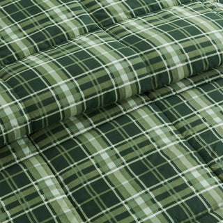 Christmas Down Alternative Comforter and Sham Set