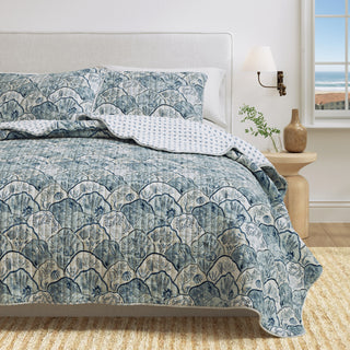 Coastal Scallop Quilt Set with Shams
