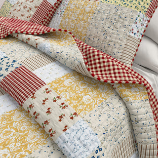 Cottage Floral Patchwork Quilt Set With Shams