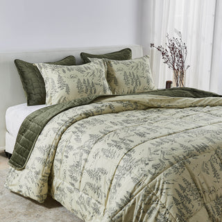 Christmas Down Alternative Comforter and Sham Set